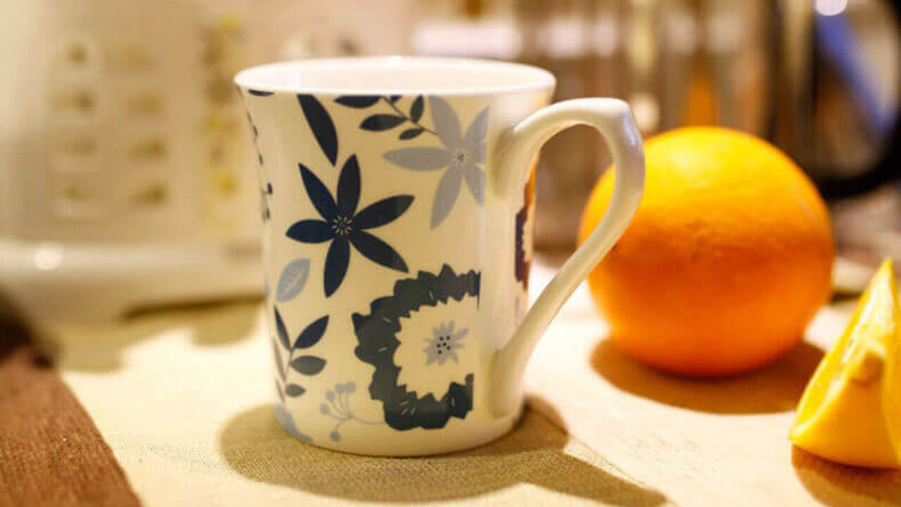 https://luxurybonechina.com/wp-content/uploads/2016/12/flower-decoration-mug-1280x720.jpg