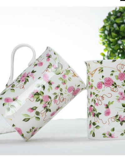 mugs with full flower decoration