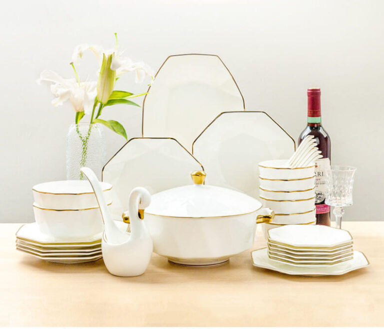 high-end-white-fine-bone-china-dinner-set-from-factory