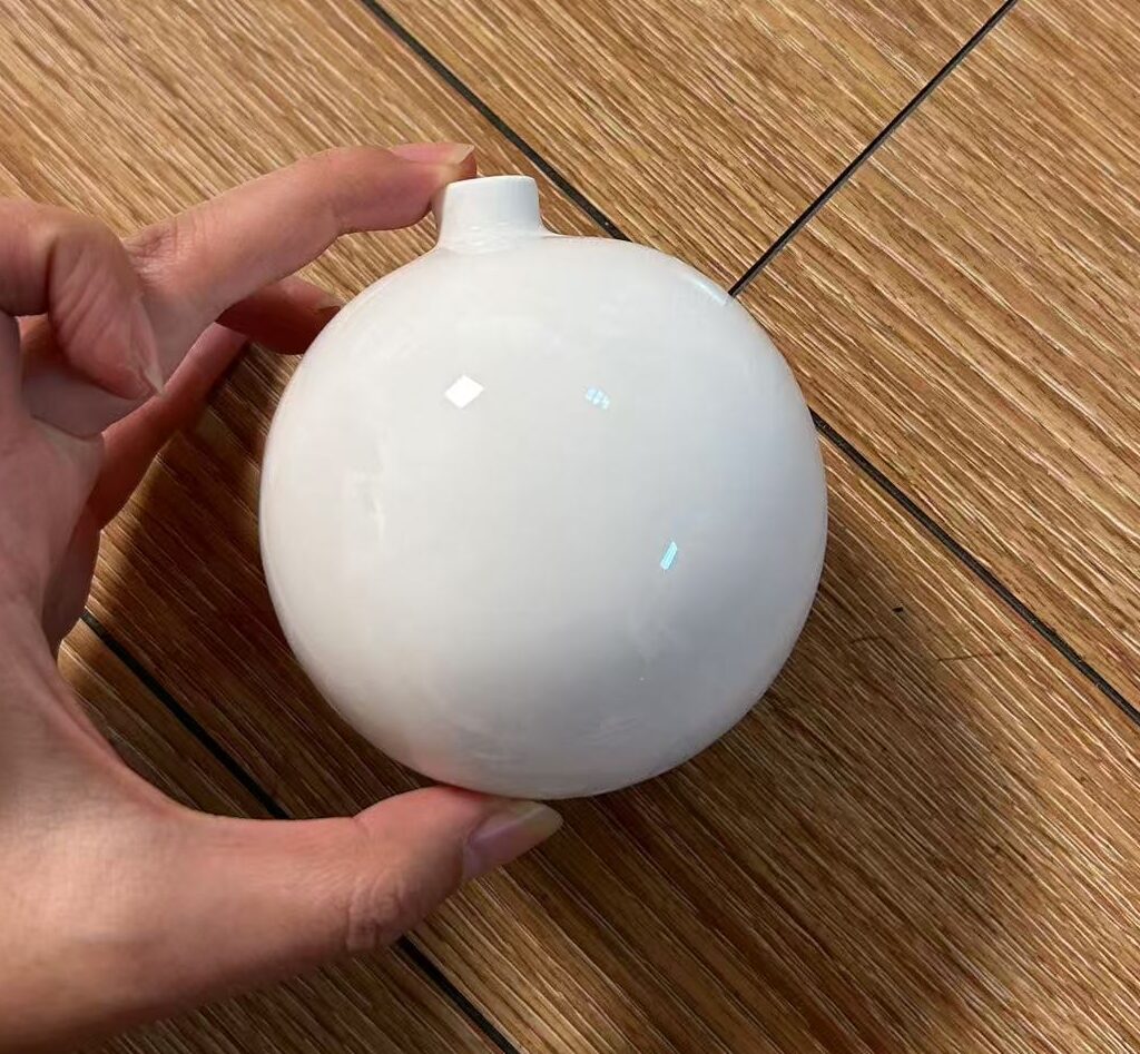 Christmas ball made of high quality bone porcelain.