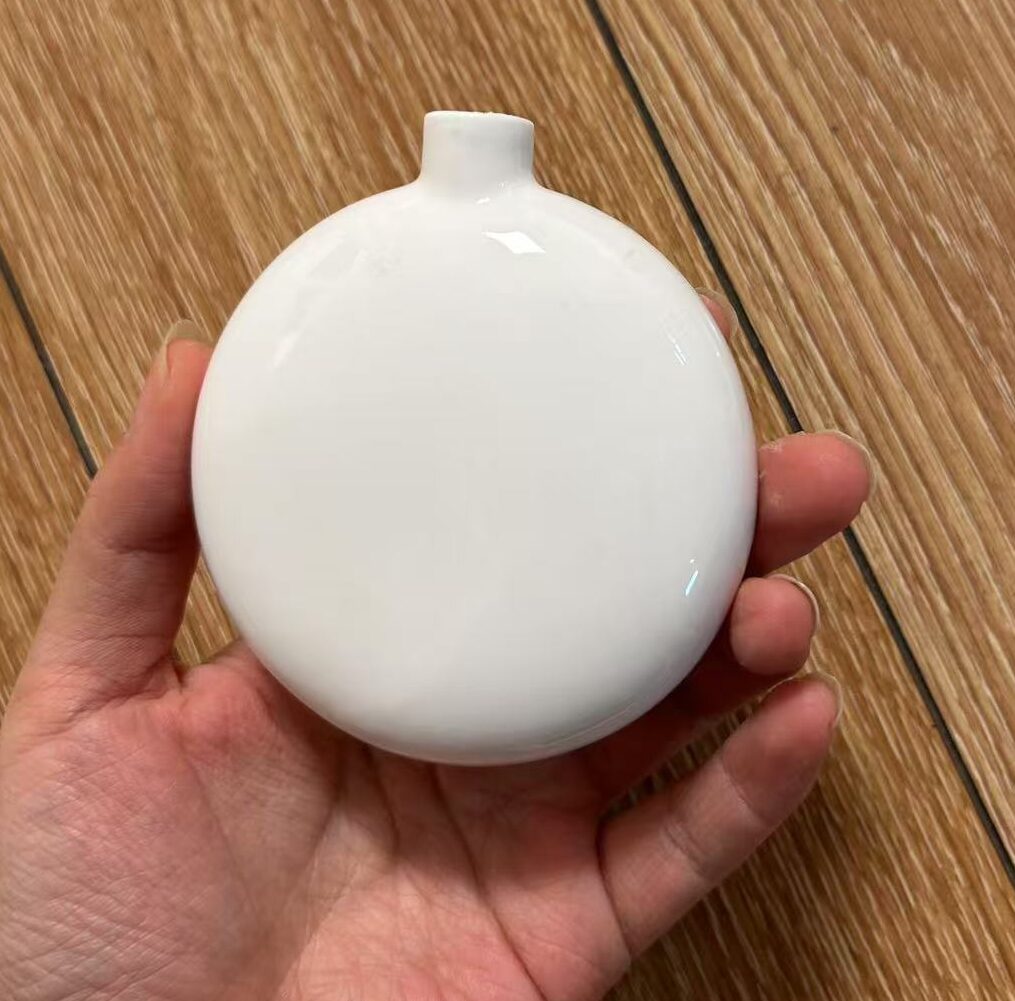 round shape christmas tree decoration,made of fine bone china.